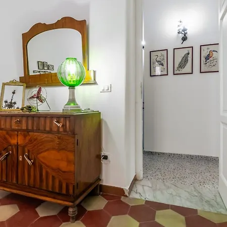 Apartament Guesthost - Near Palermo's Historic Heart - With Courtyard