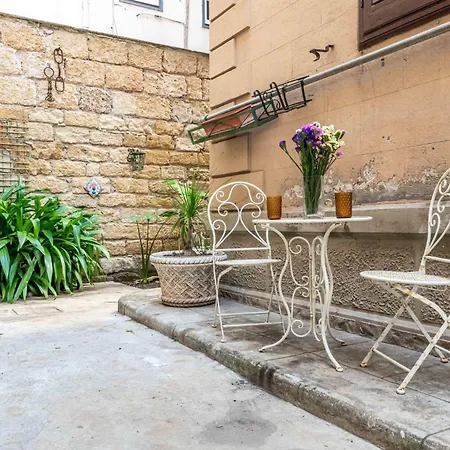Apartament Guesthost - Near Palermo's Historic Heart - With Courtyard Palermo
