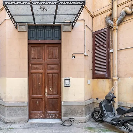 Apartament Guesthost - Near Palermo's Historic Heart - With Courtyard Palermo